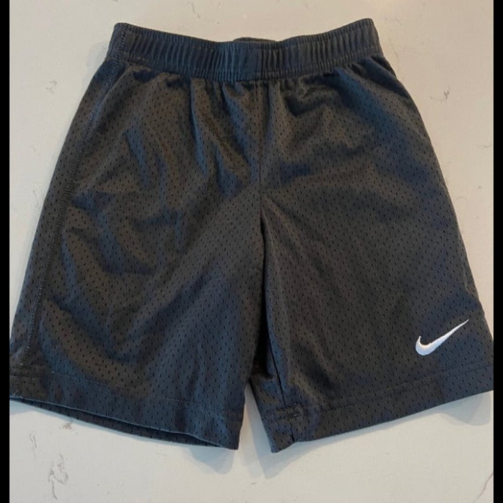 Boy's Nike mesh athletic shorts size 8